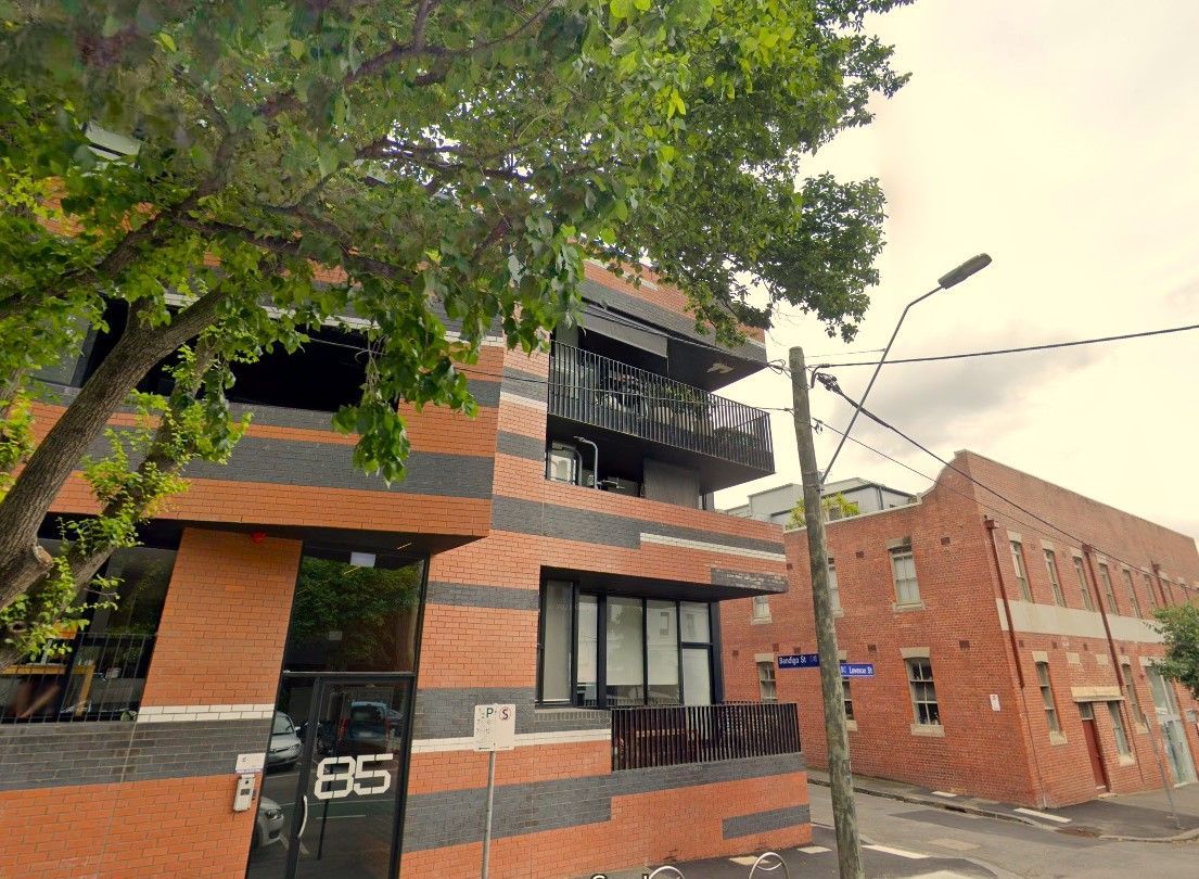 LUXURY LIVING IN NORTH MELBOURNE OUTSTANDING VALUE